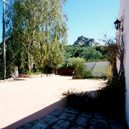 度假居 Porto Cervo Country *